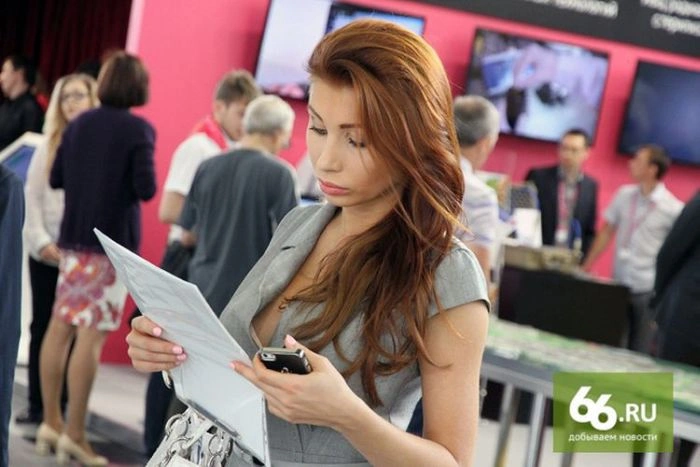 Дівчата з виставки "Іннопром-2014" (30 фото) – фото 2