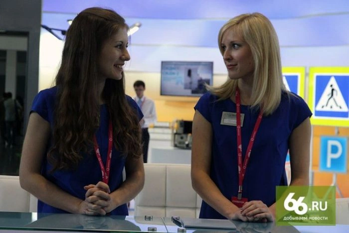 Дівчата з виставки "Іннопром-2014" (30 фото) – фото 3