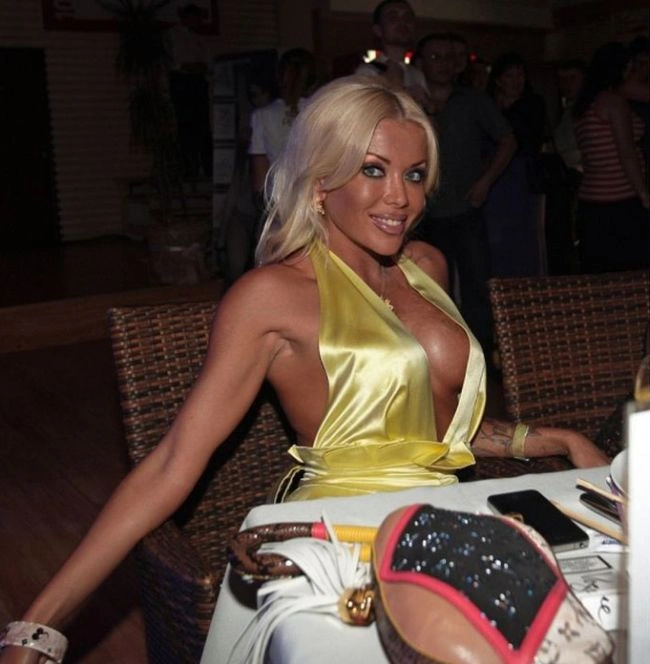 Сексуальні дружини українських футболістів (48 фото) – фото 40