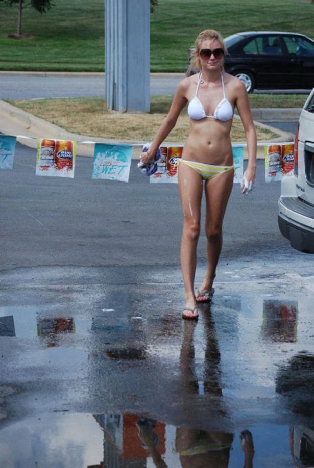 Дівчата в бікіні на автомийці (41 фото) – фото 5