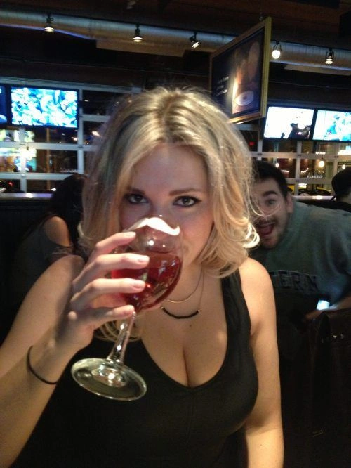 Привабливі дівчата з великими грудьми (58 фото) – фото 20