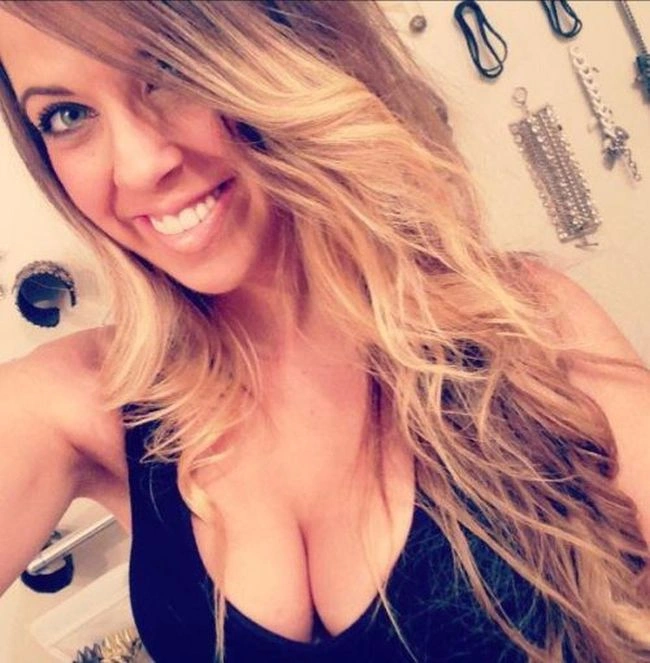 Привабливі дівчата з великими грудьми (58 фото) – фото 43