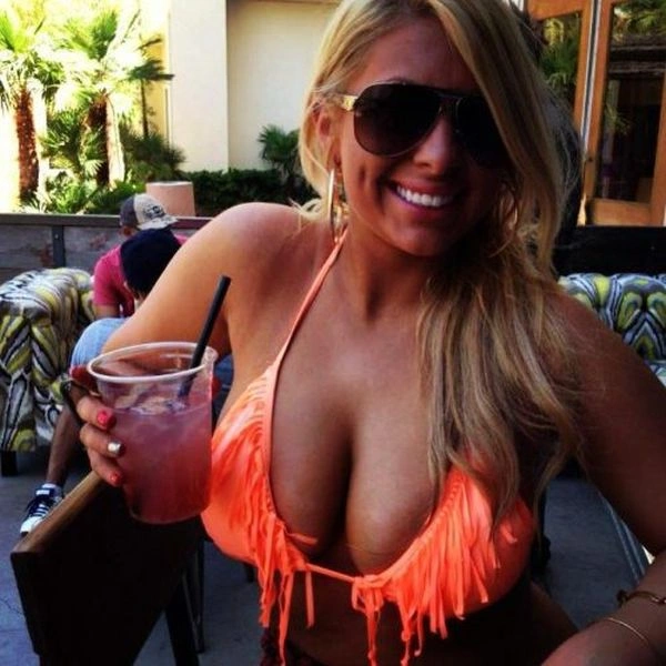 Привабливі дівчата з великими грудьми (58 фото) – фото 57