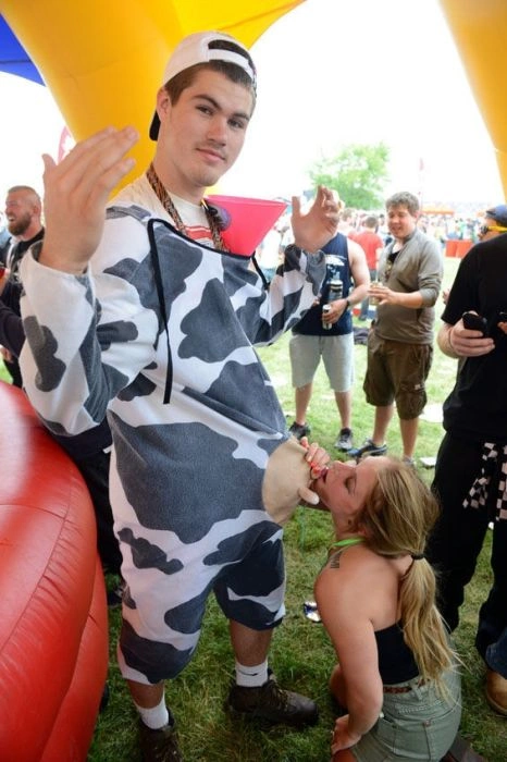 Дівчата розважаються на музичному фестивалі (50 фото) – фото 8