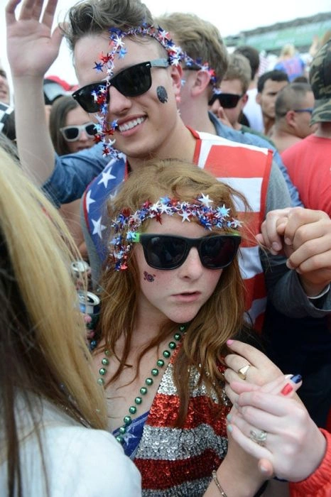 Дівчата розважаються на музичному фестивалі (50 фото) – фото 26