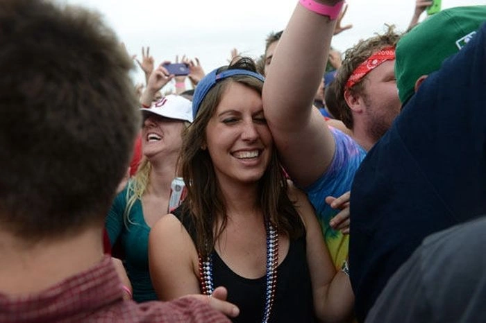 Дівчата розважаються на музичному фестивалі (50 фото) – фото 30