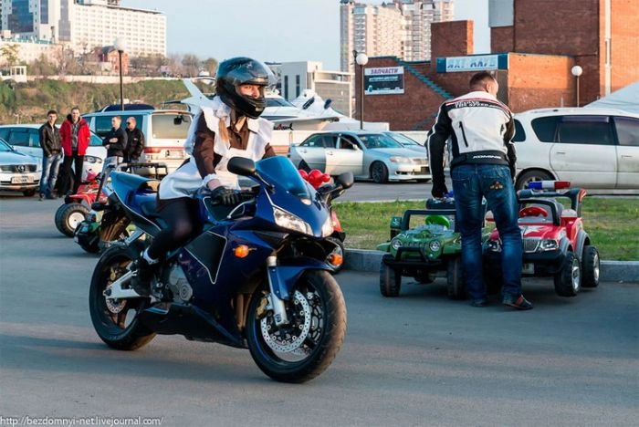 Випускниці вже не ті... (3 фото) – фото 1