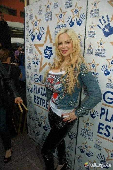 Співачка групи з великим потенціалом (33 фото) – фото 3