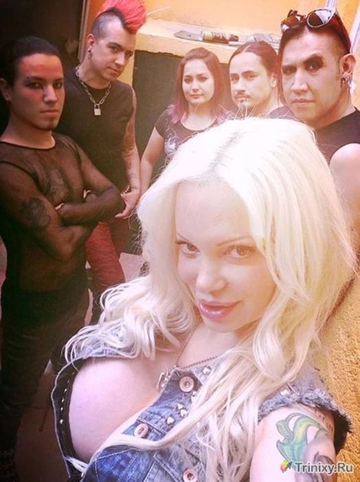 Співачка групи з великим потенціалом (33 фото) – фото 13