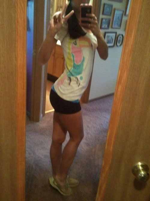 Дівчата позують для фото в незручних позах (38 фото) – фото 26