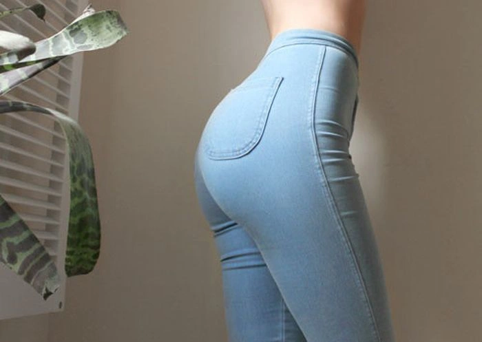 Дівчата позують для фото в незручних позах (38 фото) – фото 35