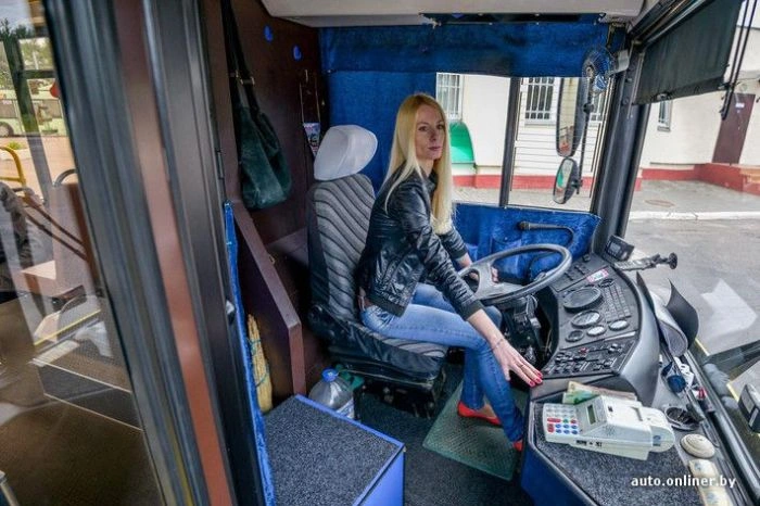 Незвичайна професія привабливої блондинки (18 фото) – фото 2