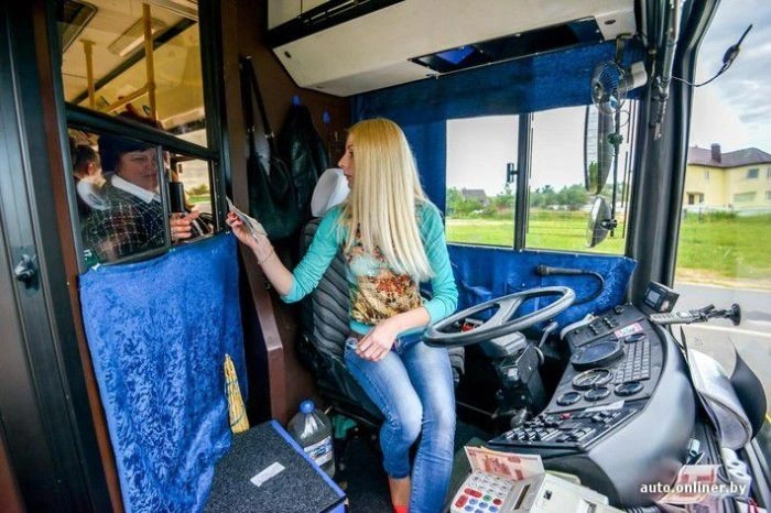 Незвичайна професія привабливої блондинки (18 фото) – фото 9