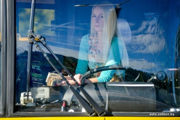 Незвичайна професія привабливої блондинки (18 фото) – фото 17