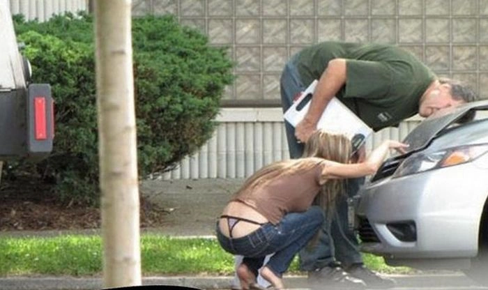 Мила дівчина оцінює збитки від аварії (11 фото) – фото 7