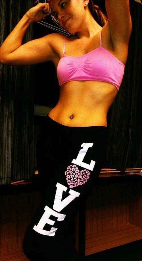 Підбірка дівчат з красивим пресом (40 фото) – фото 11