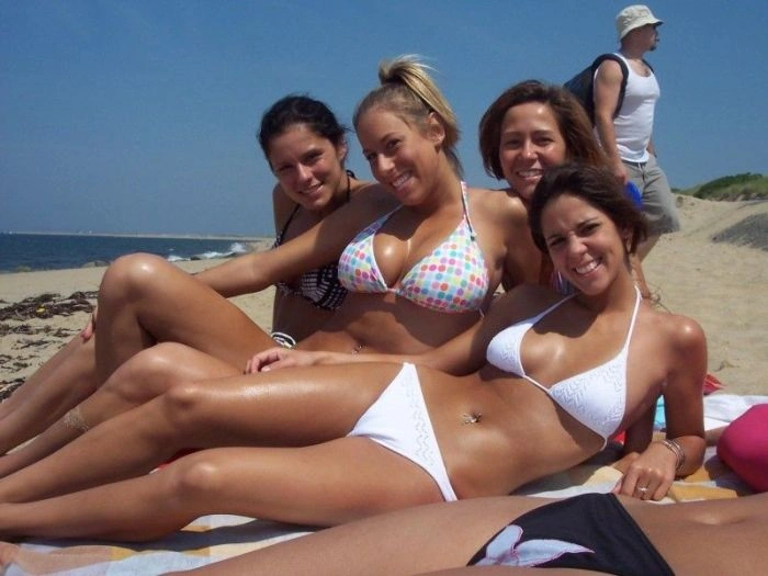 Колекція літніх дівчат у купальниках (40 фото) – фото 10