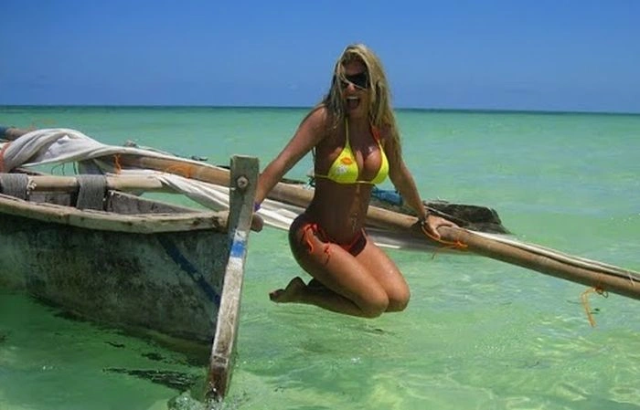 Колекція літніх дівчат у купальниках (40 фото) – фото 27