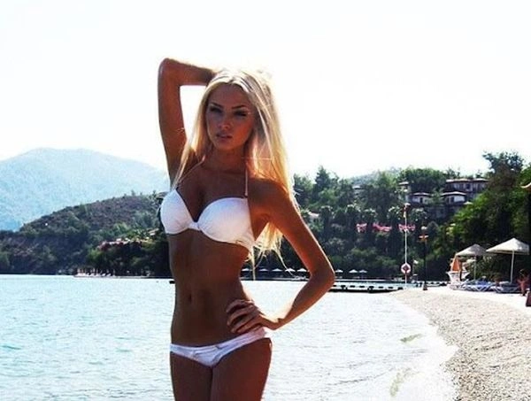 Колекція літніх дівчат у купальниках (40 фото) – фото 32