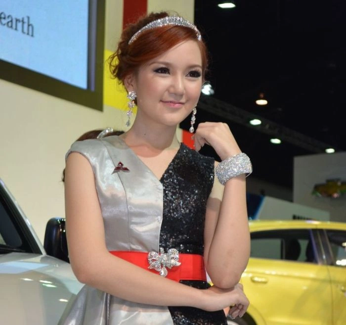 Дівчата з автовиставки в Таїланді 2012 (85 фото) – фото 50