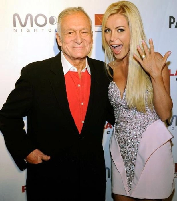 "Старий жартівник" знову вступає в шлюб (35 фото) – фото 1