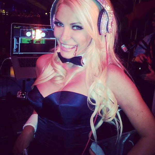 "Старий жартівник" знову вступає в шлюб (35 фото) – фото 15