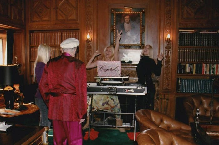 "Старий жартівник" знову вступає в шлюб (35 фото) – фото 20