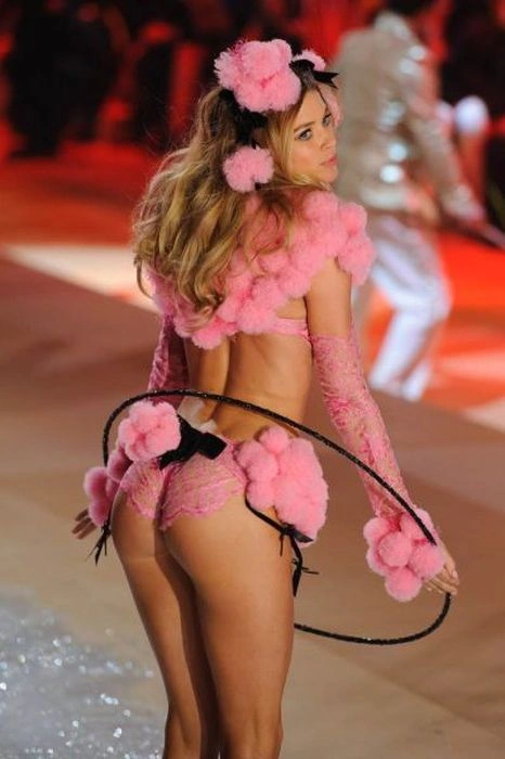 Прекрасні моделі Victoria's Secret. Частина 2 (51 фото) – фото 2