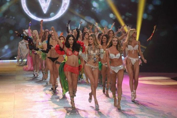 Прекрасні моделі Victoria's Secret. Частина 2 (51 фото) – фото 22