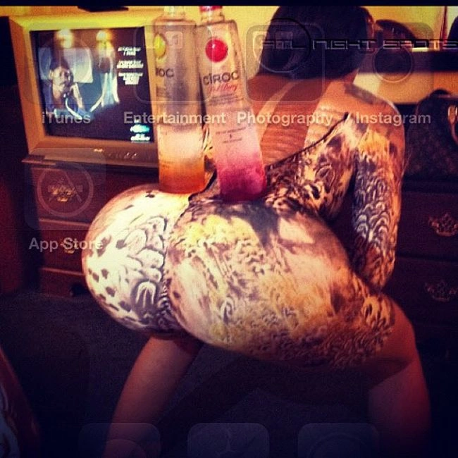 Стриптизерка з силіконовою задницею (31 фото) – фото 9