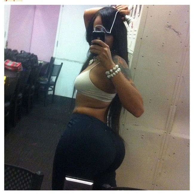 Стриптизерка з силіконовою задницею (31 фото) – фото 11