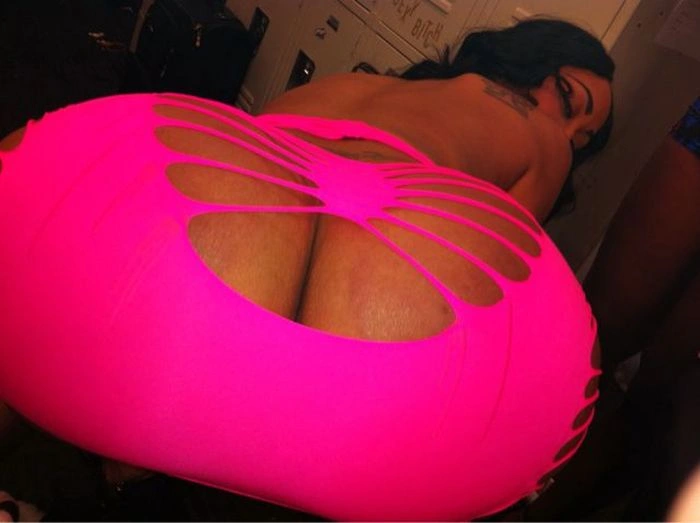 Стриптизерка з силіконовою задницею (31 фото) – фото 16