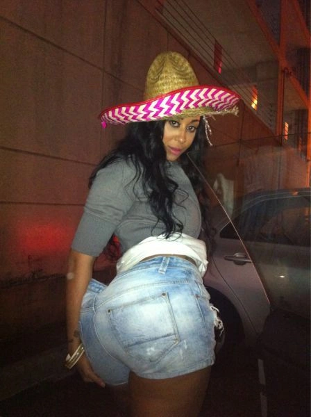 Стриптизерка з силіконовою задницею (31 фото) – фото 22