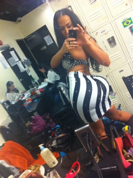 Стриптизерка з силіконовою задницею (31 фото) – фото 26