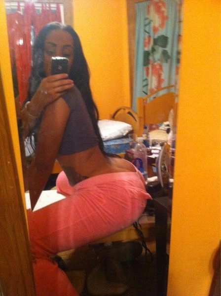 Стриптизерка з силіконовою задницею (31 фото) – фото 28