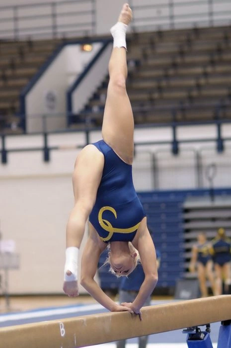 Відверті пози привабливих спортсменок. Частина 4 (70 фото) – фото 41