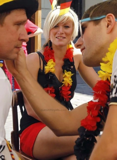 Німецькі фанатки ЄВРО-2012 (53 фото) – фото 53
