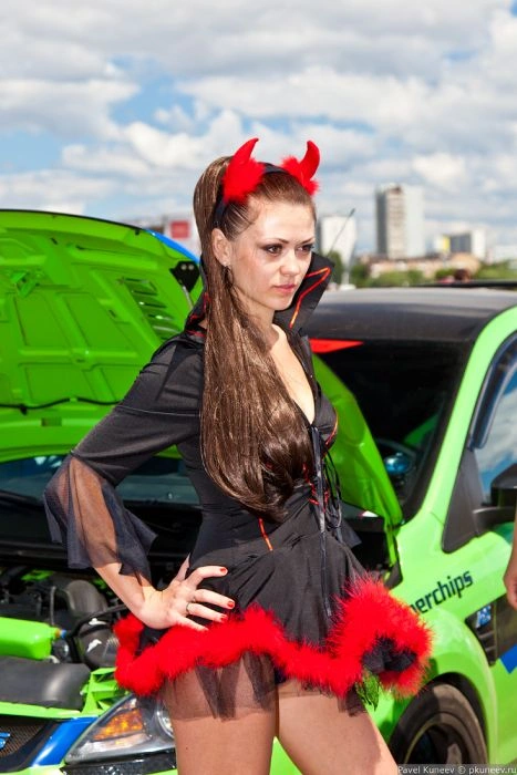 Чарівні дівчата з фестивалю Автоекзотика 2012 (37 фото) – фото 11