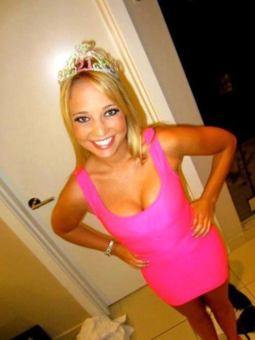 Сексуальні сукні на струнких дівчатах (50 фото) – фото 16