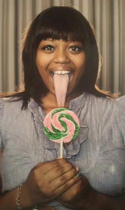 Дівчина з найдовшою мовою на планеті (19 фото) – фото 3