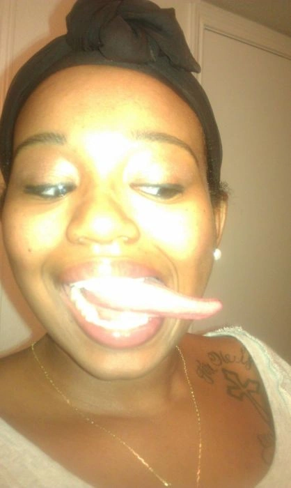 Дівчина з найдовшою мовою на планеті (19 фото) – фото 10