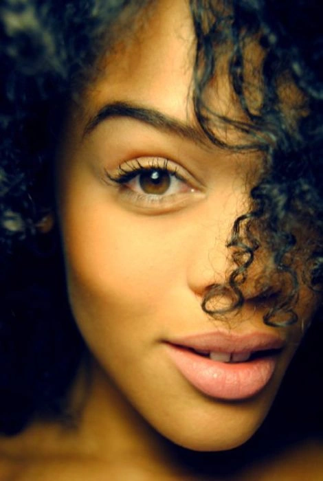 Чарівні дівчата з темною шкірою (50 фото) – фото 6