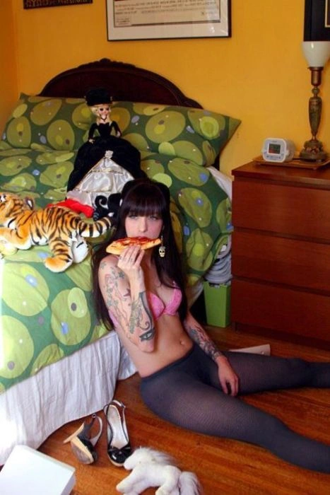 Дівчата, які обожнюють піцу (43 фото) – фото 7