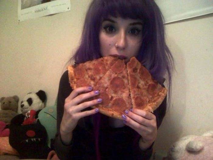 Дівчата, які обожнюють піцу (43 фото) – фото 9