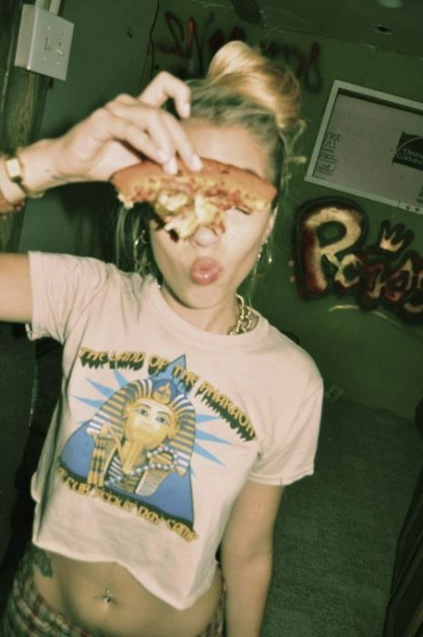 Дівчата, які обожнюють піцу (43 фото) – фото 34