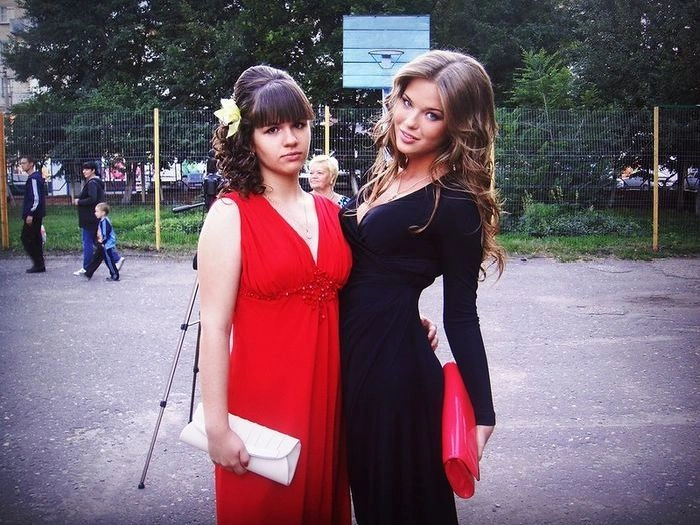 Шановні випускниці 2012 року (36 фото) – фото 2