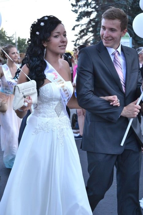 Шановні випускниці 2012 року (36 фото) – фото 11