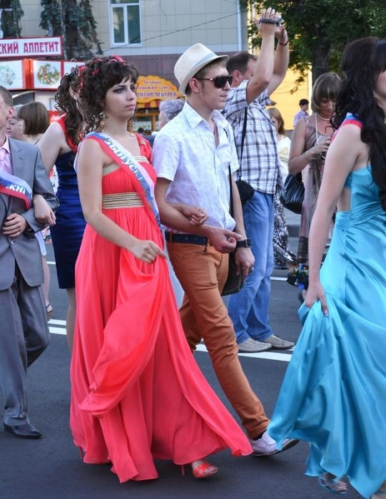 Шановні випускниці 2012 року (36 фото) – фото 12