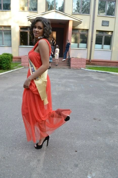 Шановні випускниці 2012 року (36 фото) – фото 20