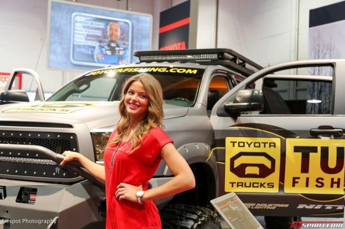 Гарні дівчата з автомобільної виставки SEMA 2012 (40 фото) – фото 4